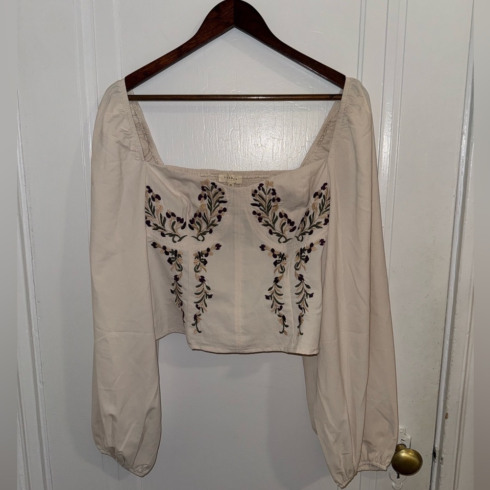 Lightly Loved - Floral Embellished Cropped Blouse